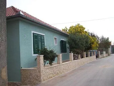 House On The Island Of Pasman Neviđane