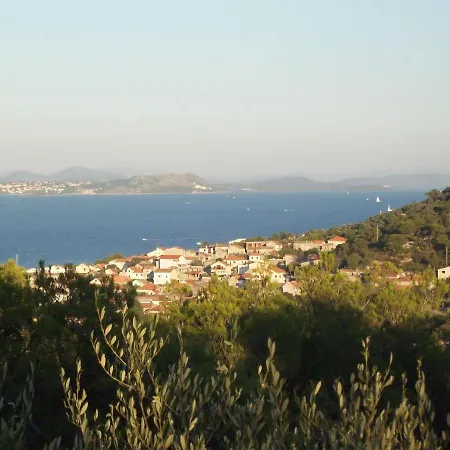 House On The Island Of Pasman Holiday home *